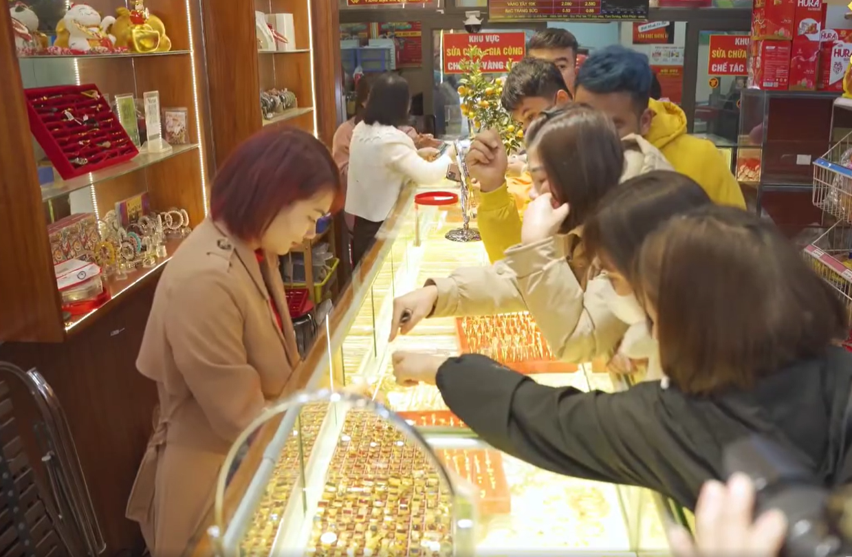 Vàng nhẫn tăng giá liên tục