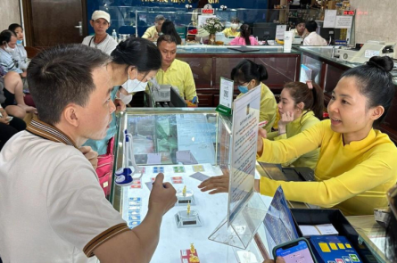 Giá vàng hạ trước cơn bão giá